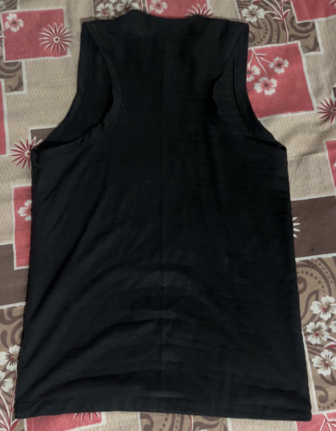 Sleveless tshirt(black) — pre-loved Tops on Slayyitt