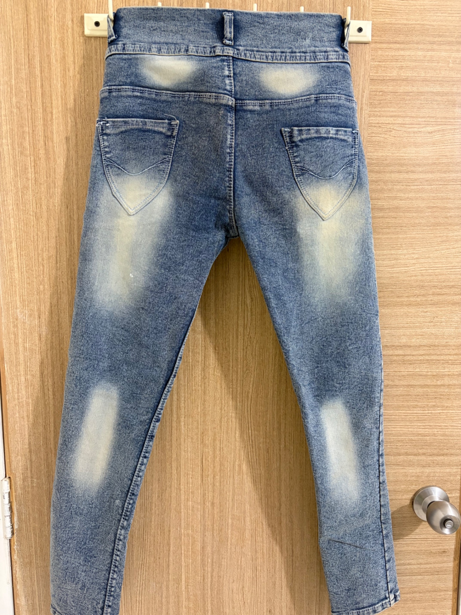Blue jeans — pre-loved Bottoms on Slayyitt