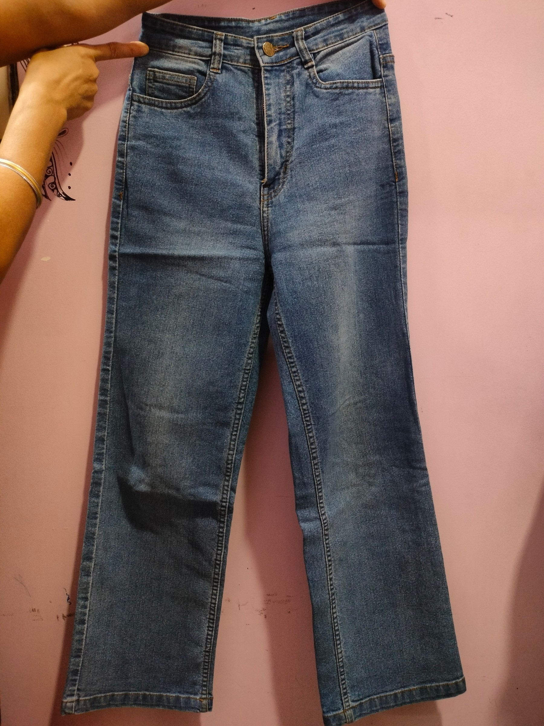 Blue denim jeans — pre-loved Bottoms on Slayyitt