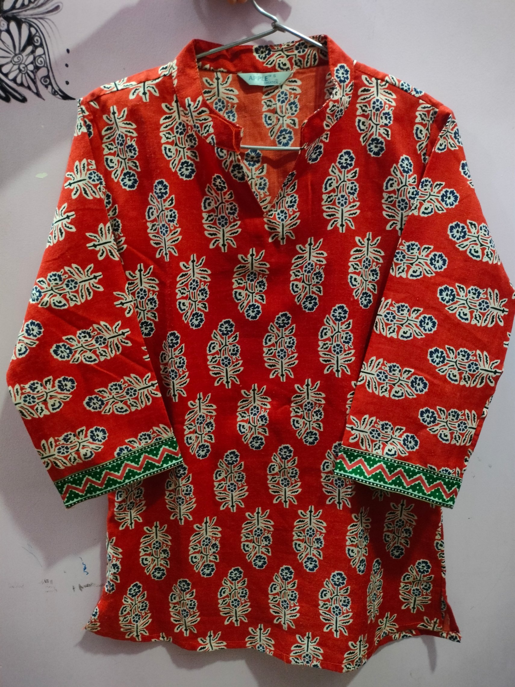 Short kurta — pre-loved Tops on Slayyitt