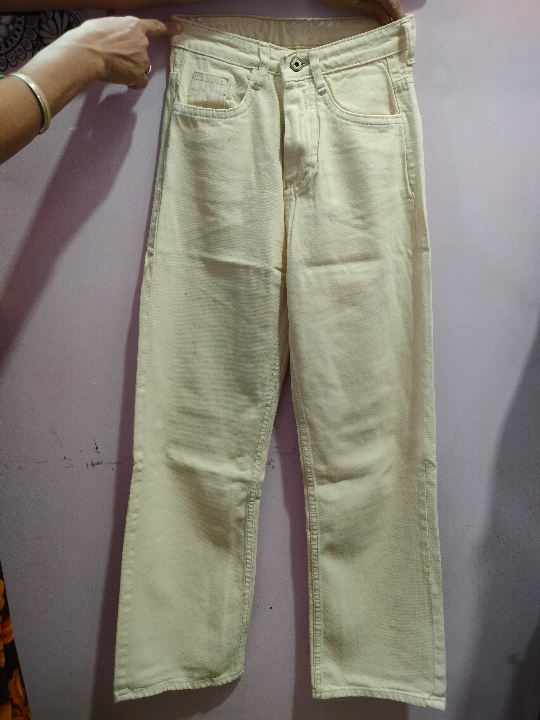 Cream denim jeans — pre-loved Bottoms on Slayyitt