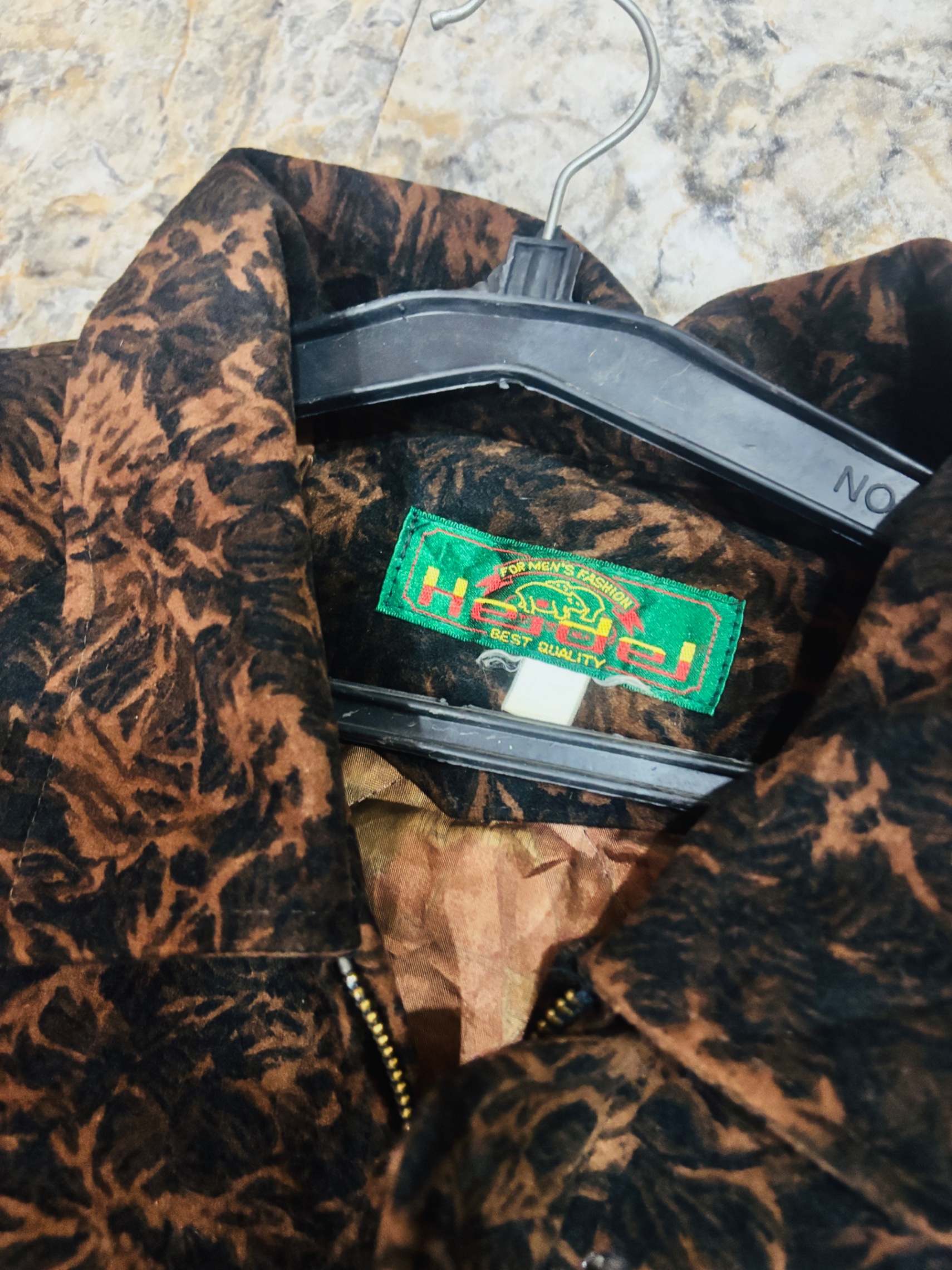 Brown heavy jacket — pre-loved Vintage & Thrift on Slayyitt