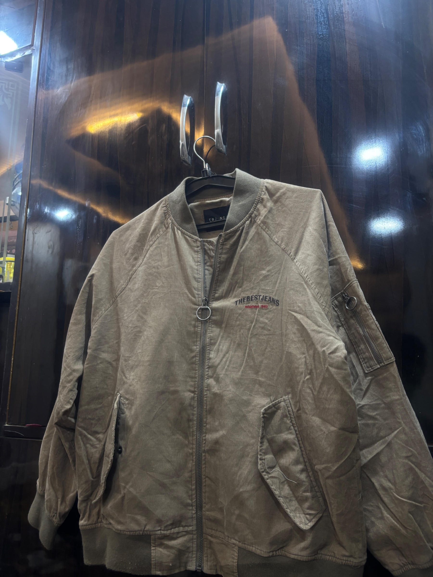 Beige bomber — pre-loved Outerwear on Slayyitt