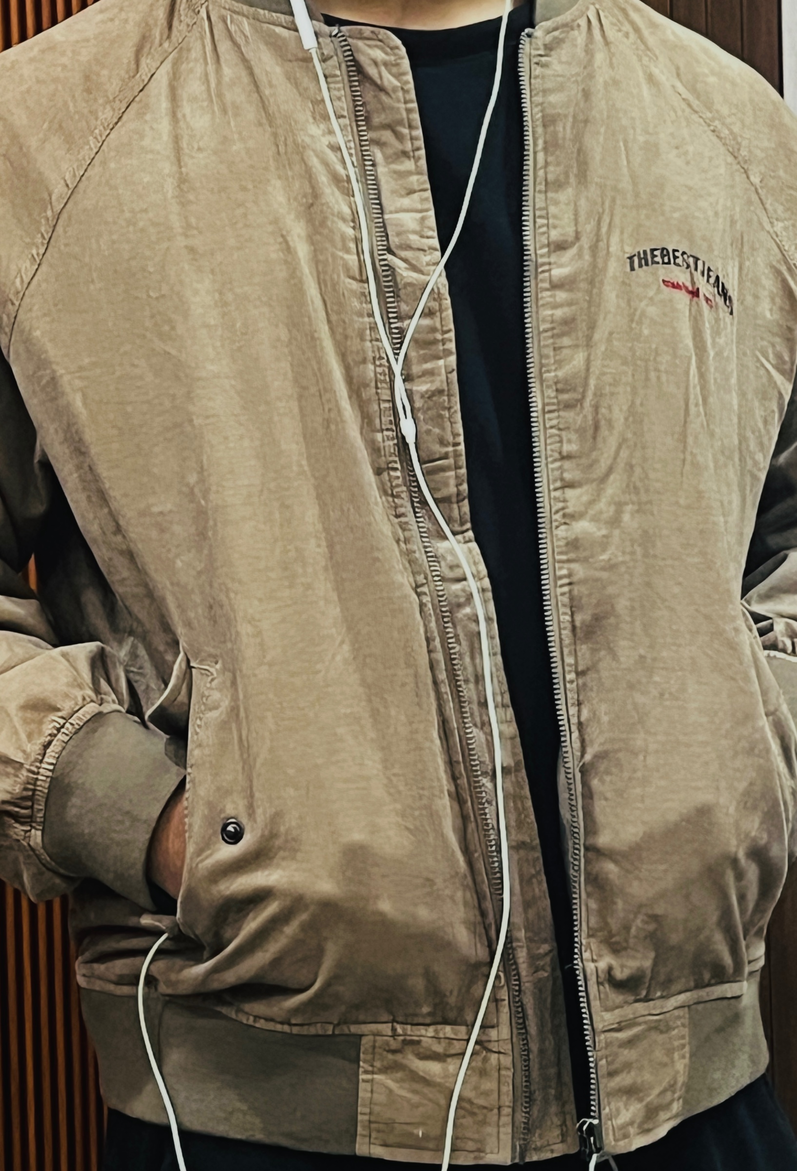 Beige bomber — pre-loved Outerwear on Slayyitt