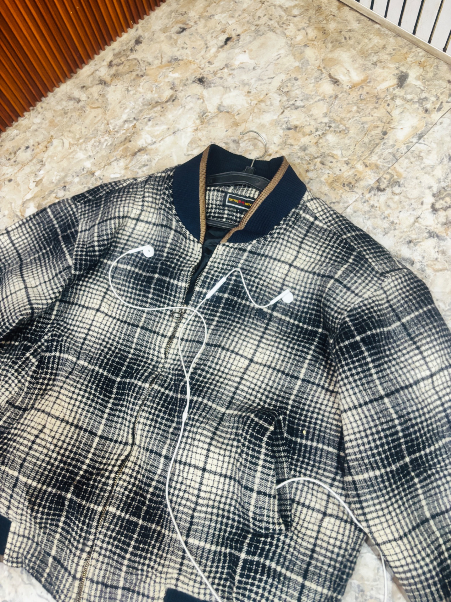 Black and white checked jacket — pre-loved Vintage & Thrift on Slayyitt