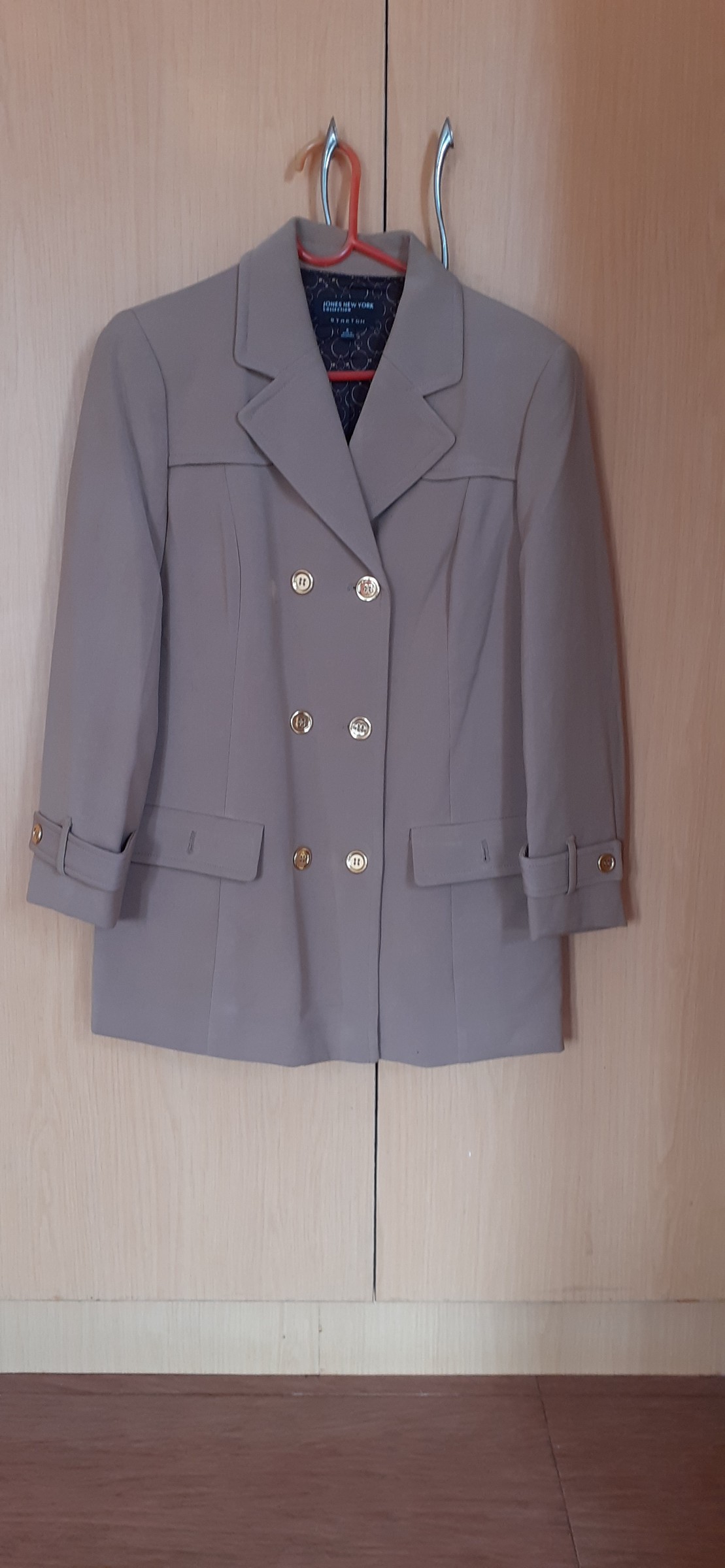 Beige overcoat — pre-loved Dresses & One-Pieces on Slayyitt