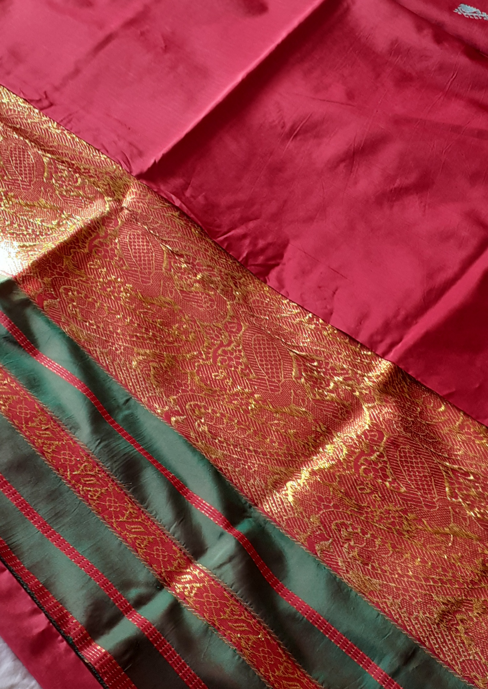Wine coloured saree with gold ethnic motifs — pre-loved Ethnic Wear on Slayyitt