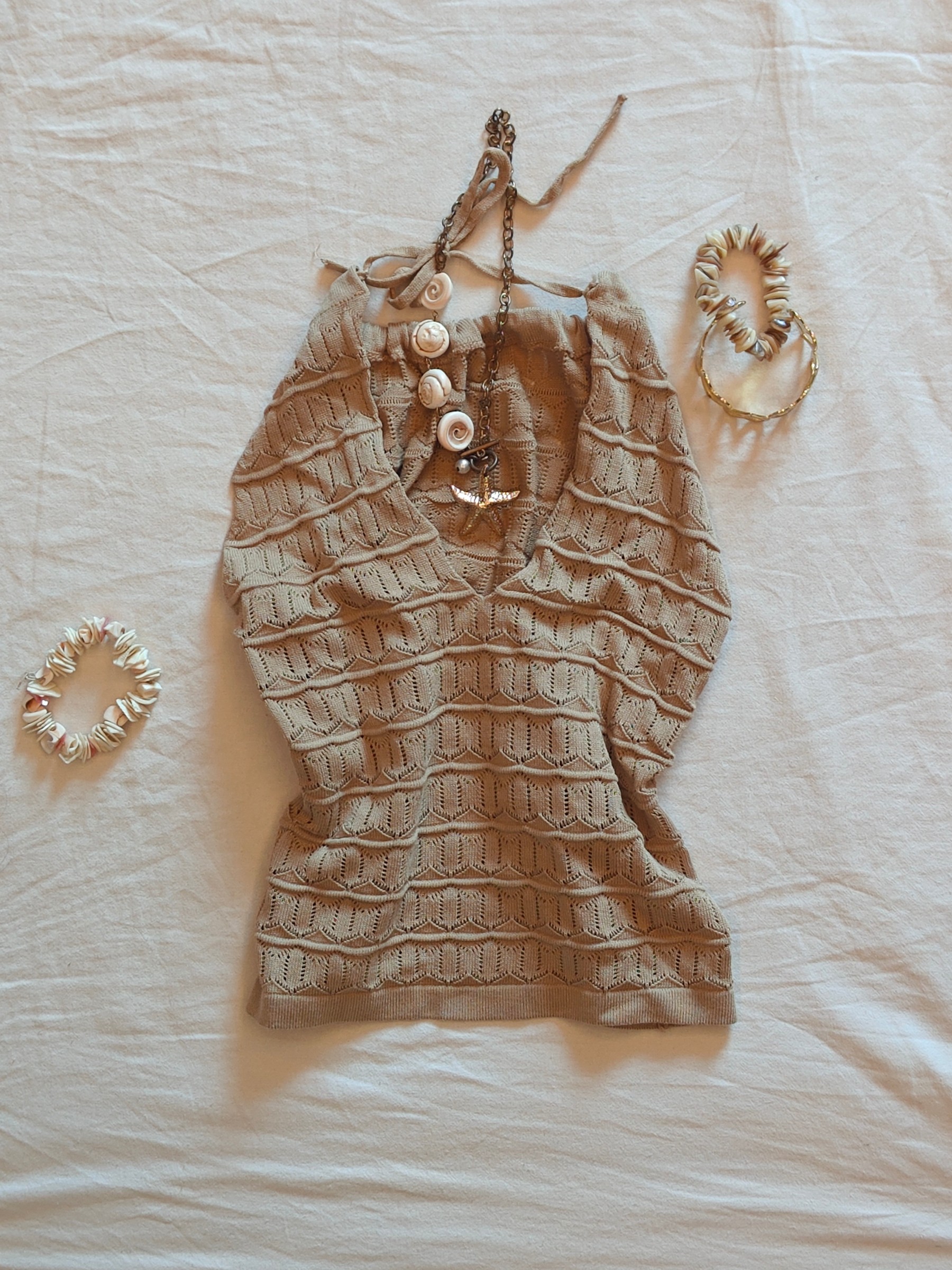 🥥 boho halter beach top — pre-loved Tops on Slayyitt
