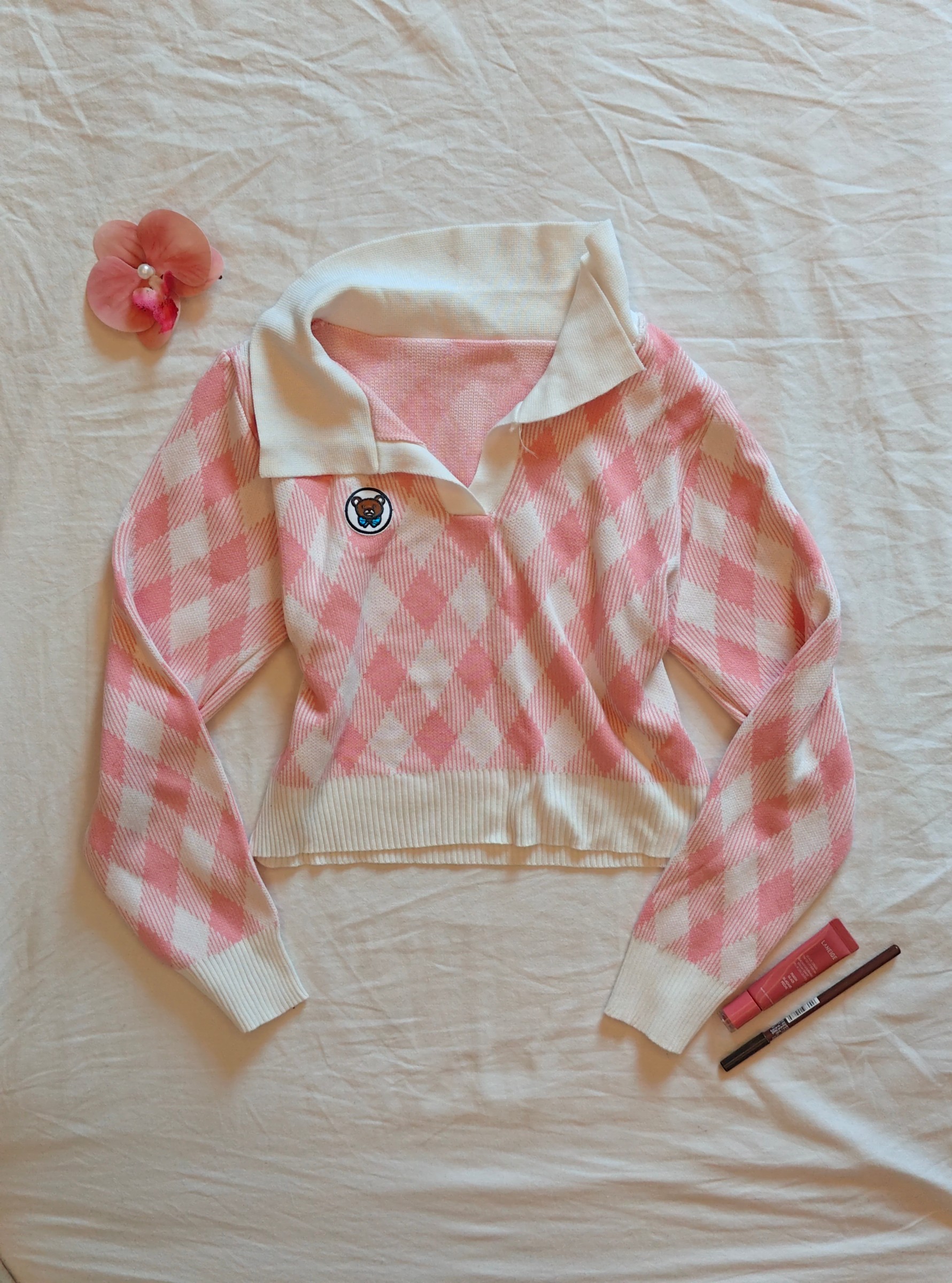 🧸 cute pink and white polo sweater — pre-loved Tops on Slayyitt