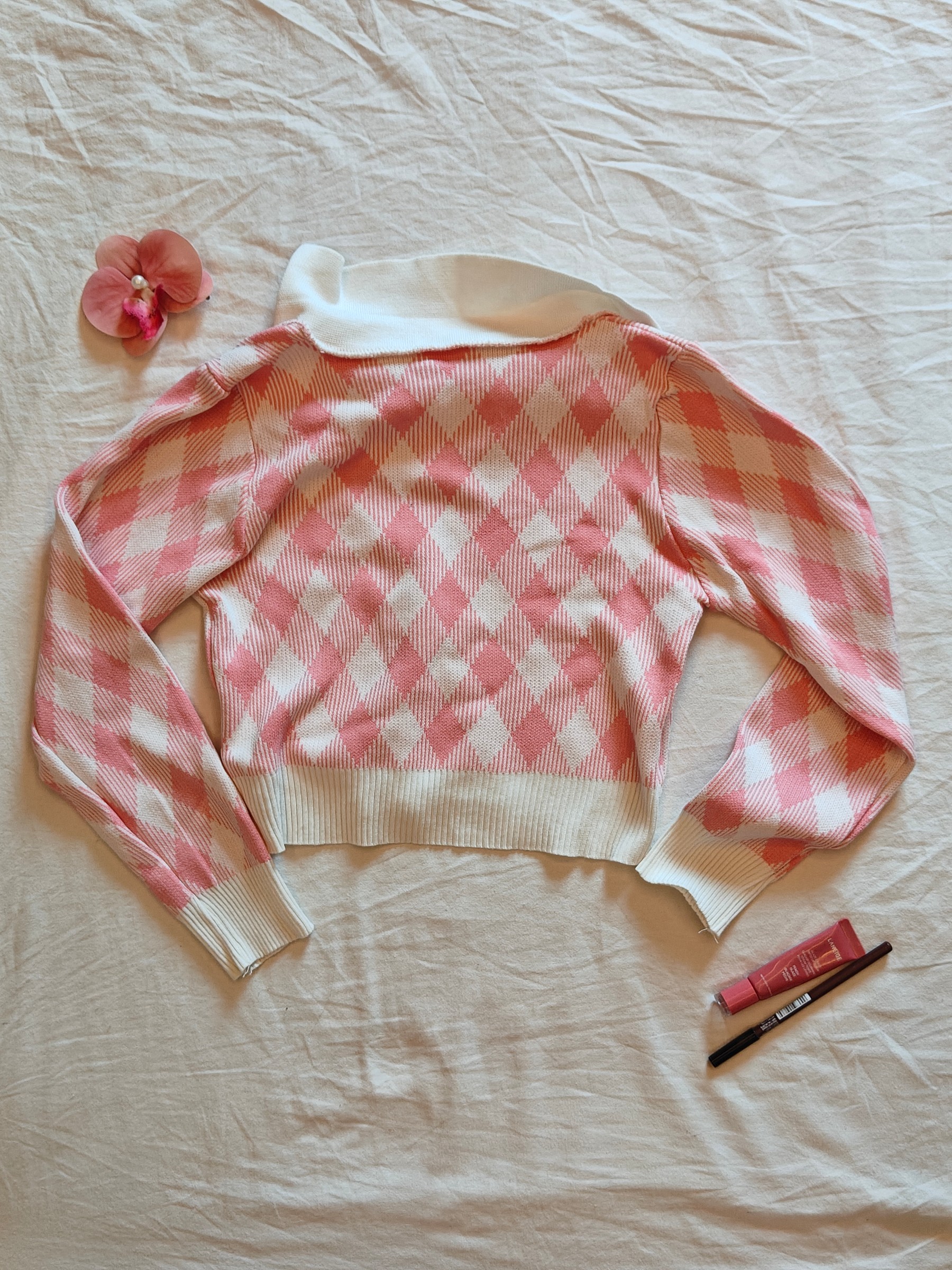 🧸 cute pink and white polo sweater — pre-loved Tops on Slayyitt