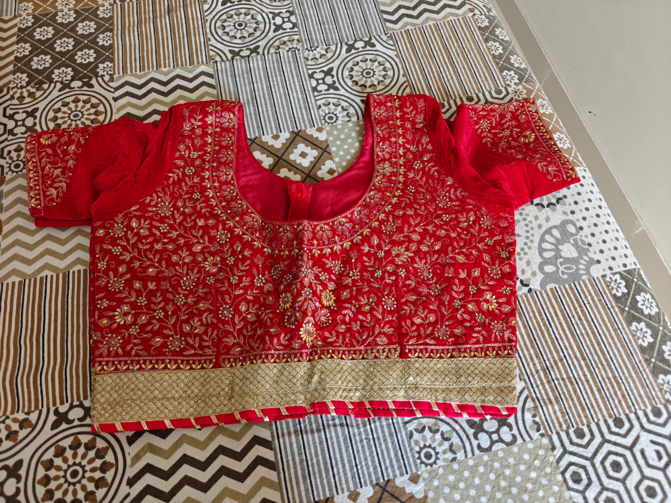 Red bridal lehenga — pre-loved Indian Festival & Wedding Wear on Slayyitt