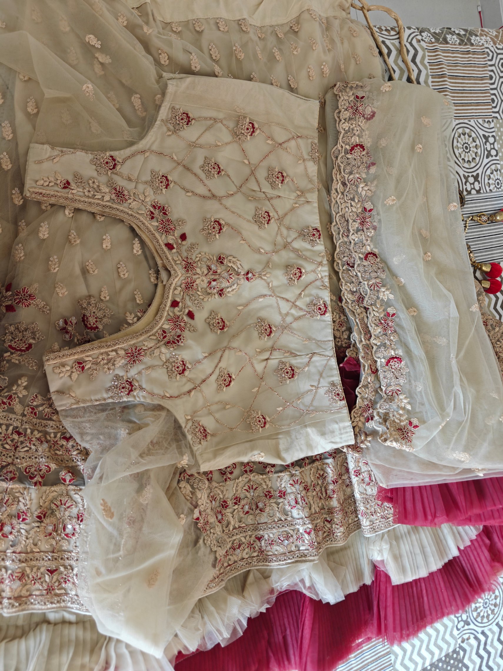 Lehenga beige and maroon — pre-loved Indian Festival & Wedding Wear on Slayyitt