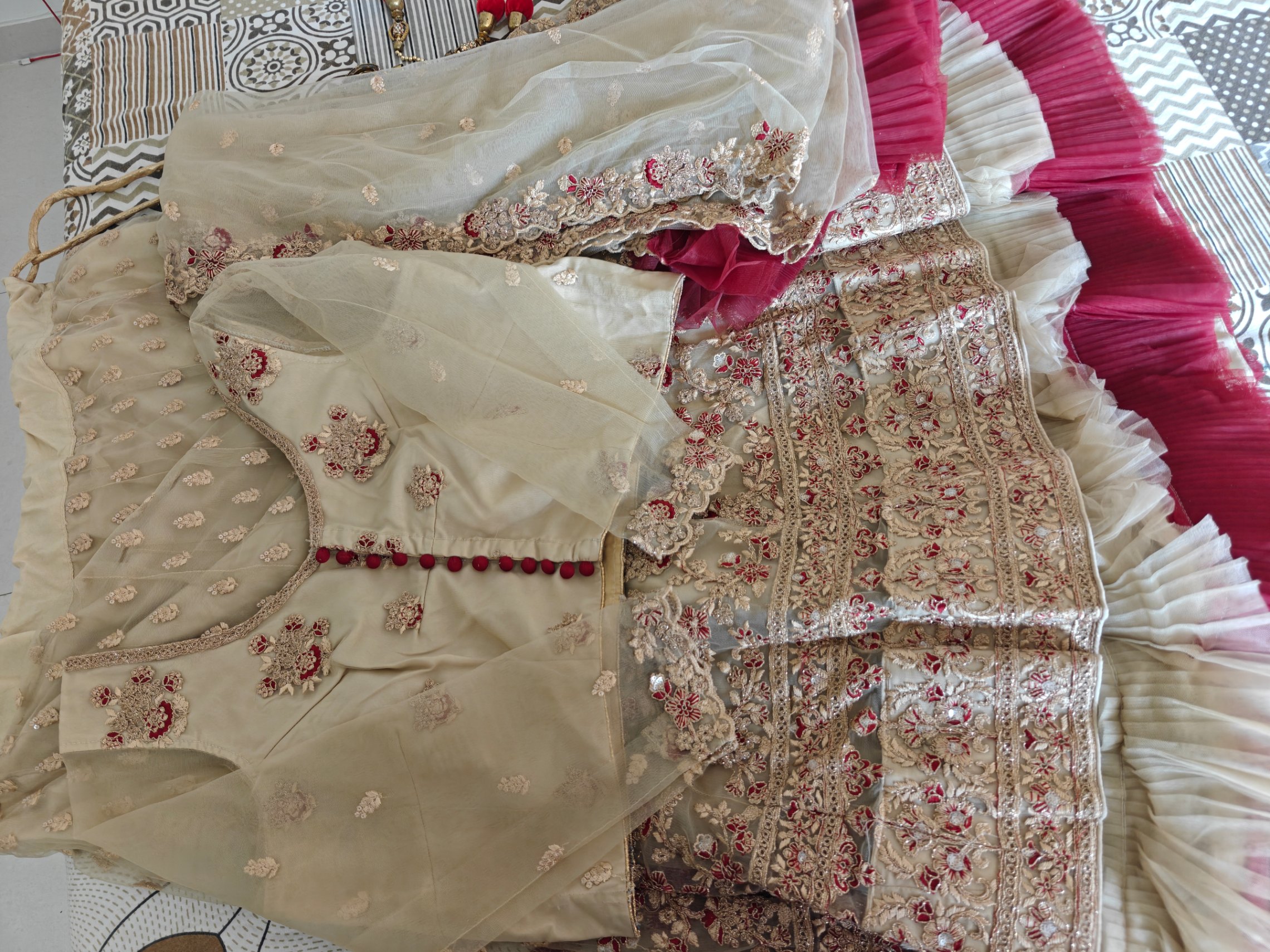 Lehenga beige and maroon — pre-loved Indian Festival & Wedding Wear on Slayyitt