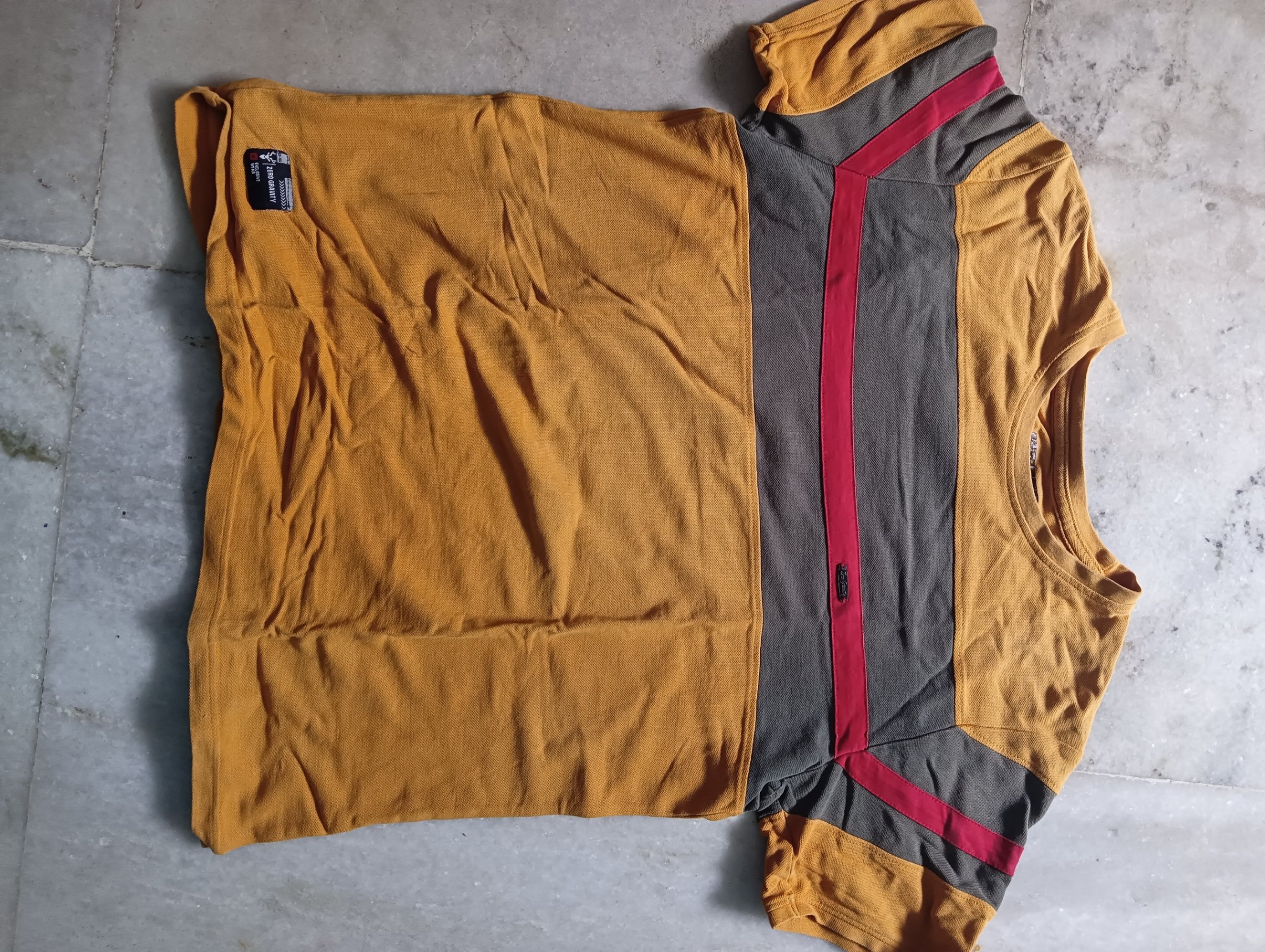 Matte finish M size tshirt for men — pre-loved Seasonal Categories on Slayyitt