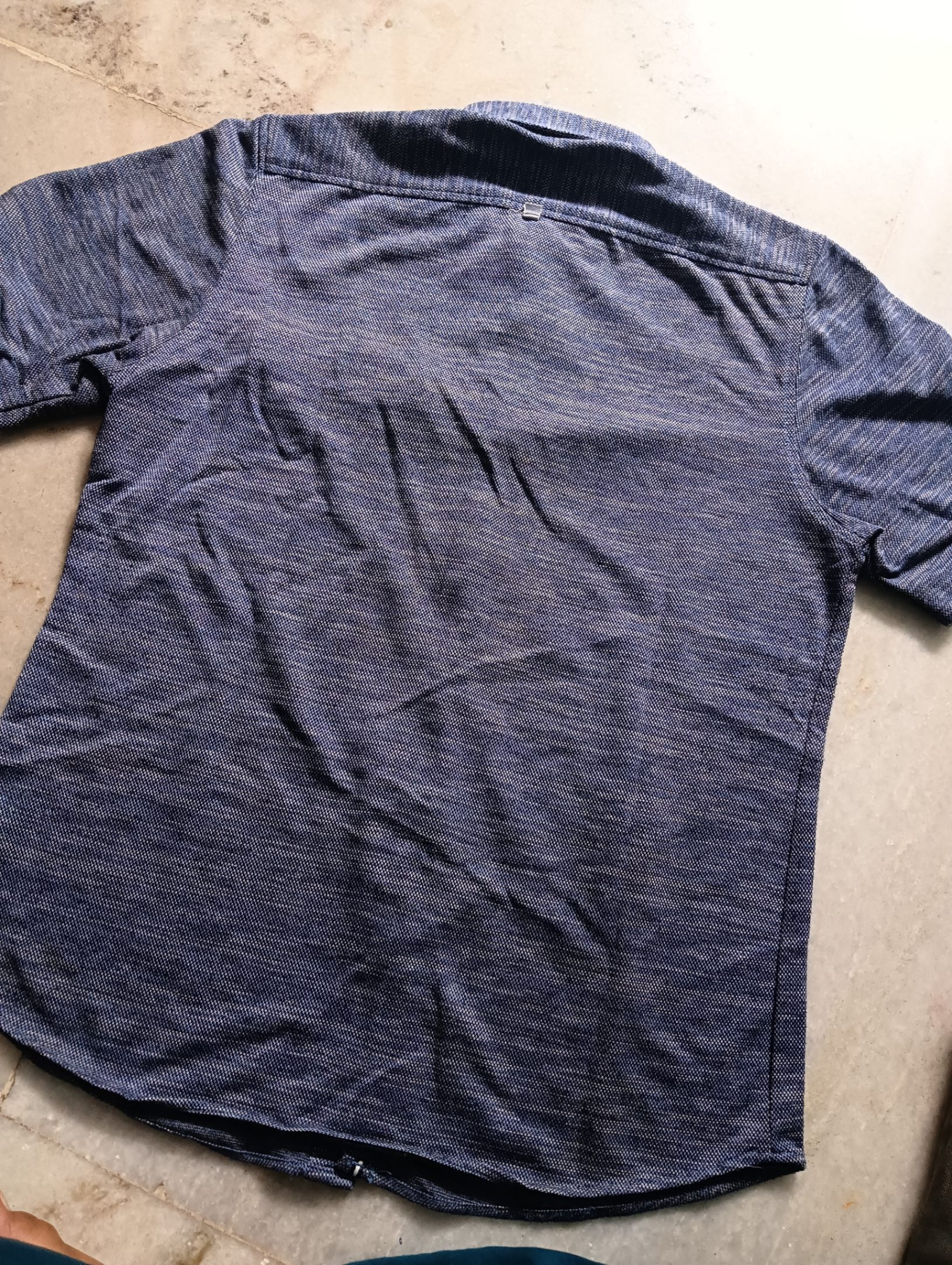 Blue hosiery shirt super stretchy in size-40 M — pre-loved Seasonal Categories on Slayyitt