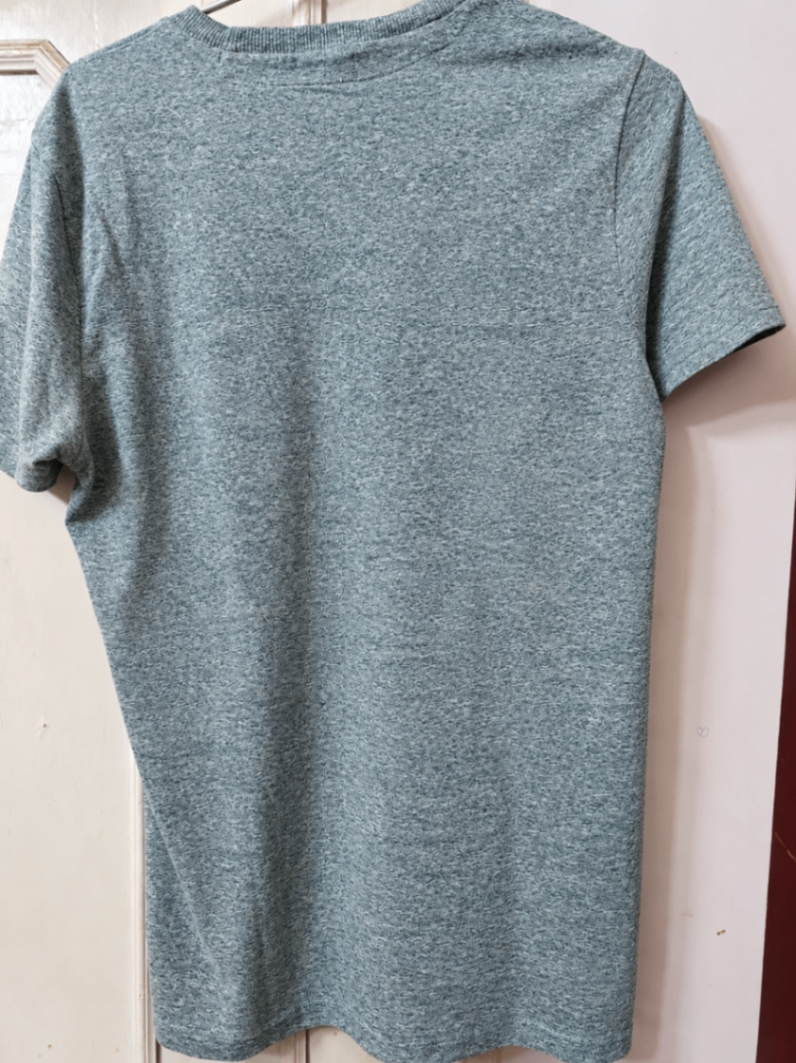 United Colors of Benetton Grey Printed T-shirt — pre-loved Tops on Slayyitt