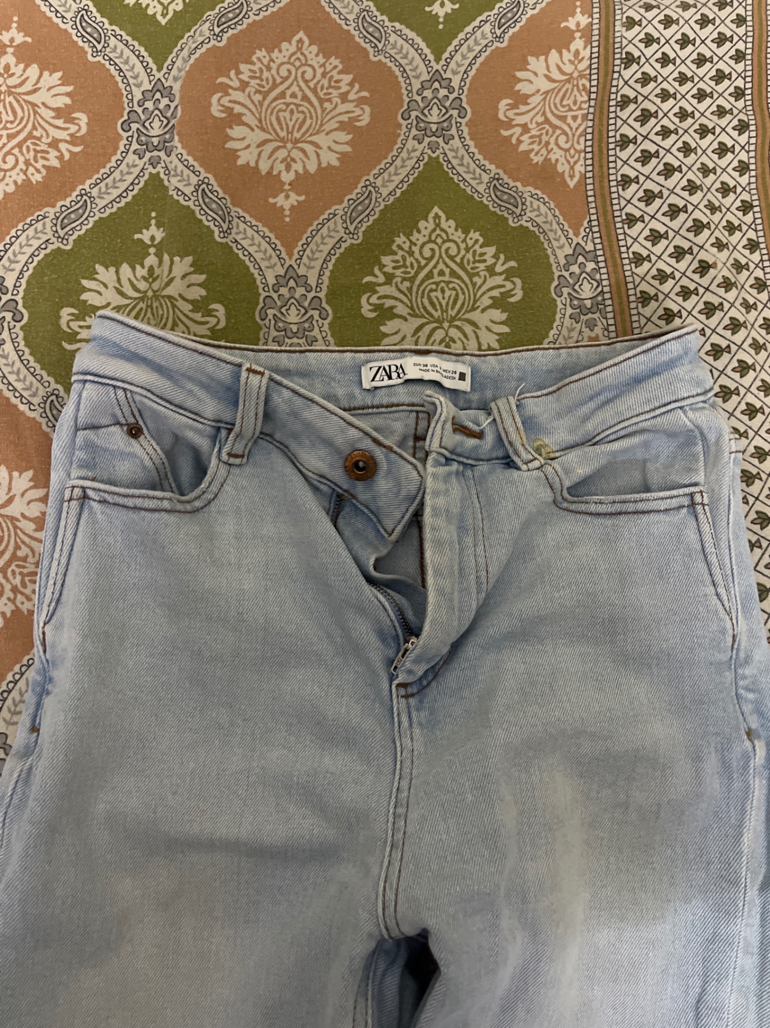Demim waist 26 — pre-loved Bottoms on Slayyitt