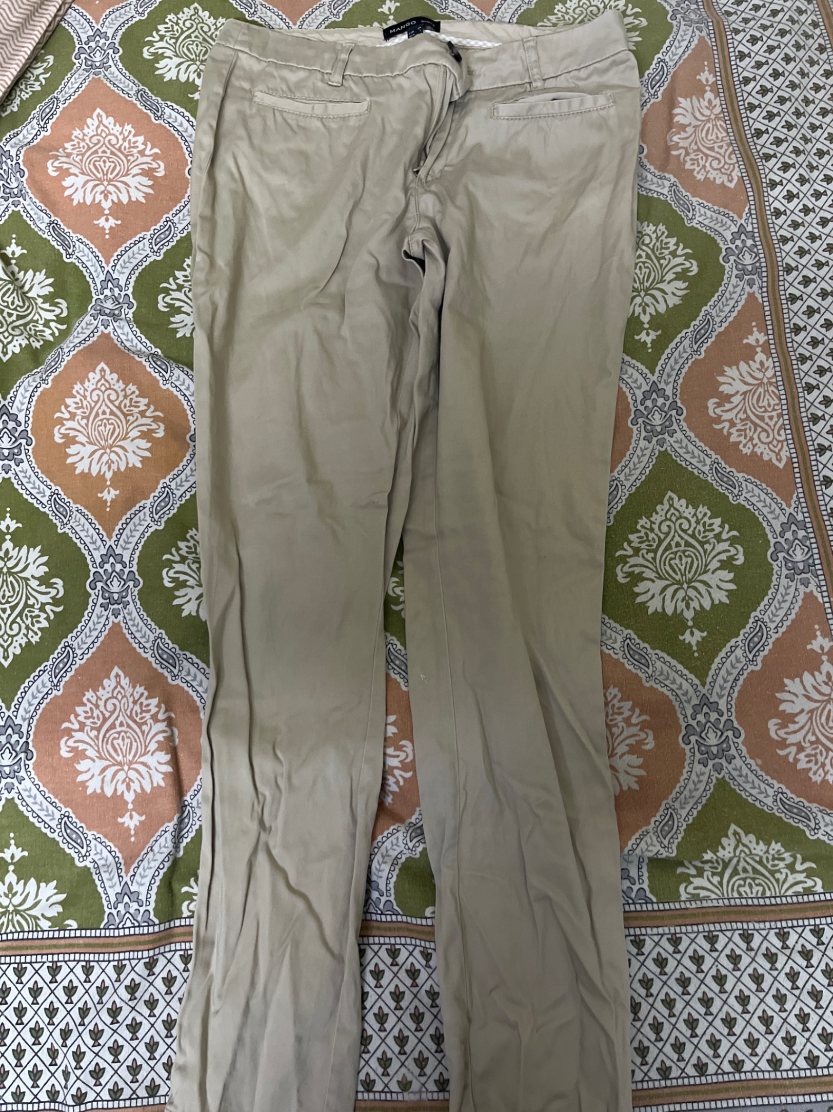 Beige trouser waist 24 — pre-loved Bottoms on Slayyitt