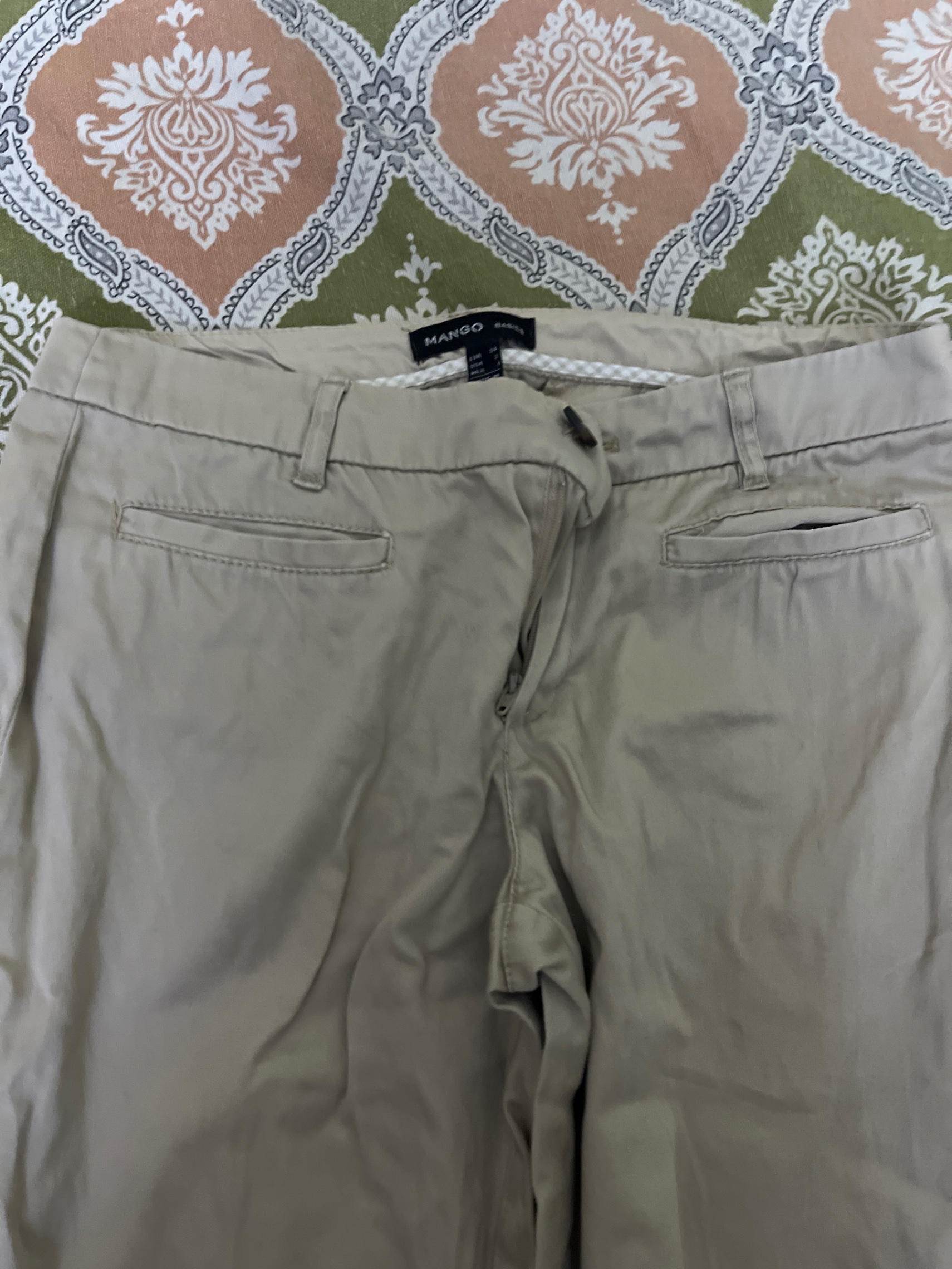 Beige trouser waist 24 — pre-loved Bottoms on Slayyitt