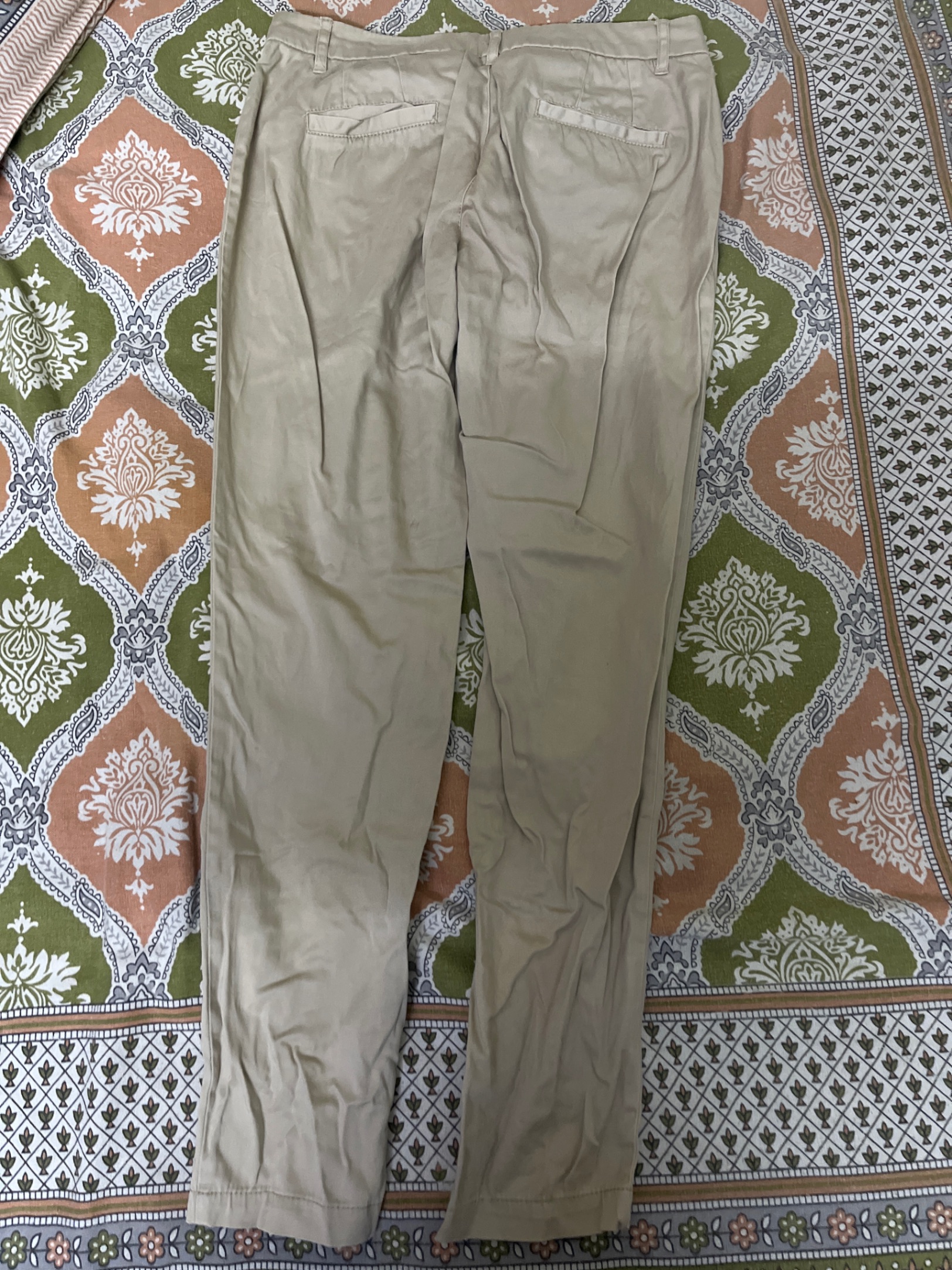 Beige trouser waist 24 — pre-loved Bottoms on Slayyitt