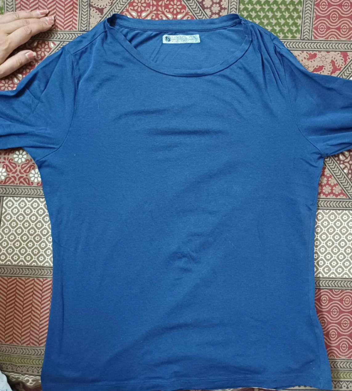 Blue full sleeves 100% cotton top, white and black top, pink sleeveless 100% cotton top blacl — pre-loved Tops on Slayyitt