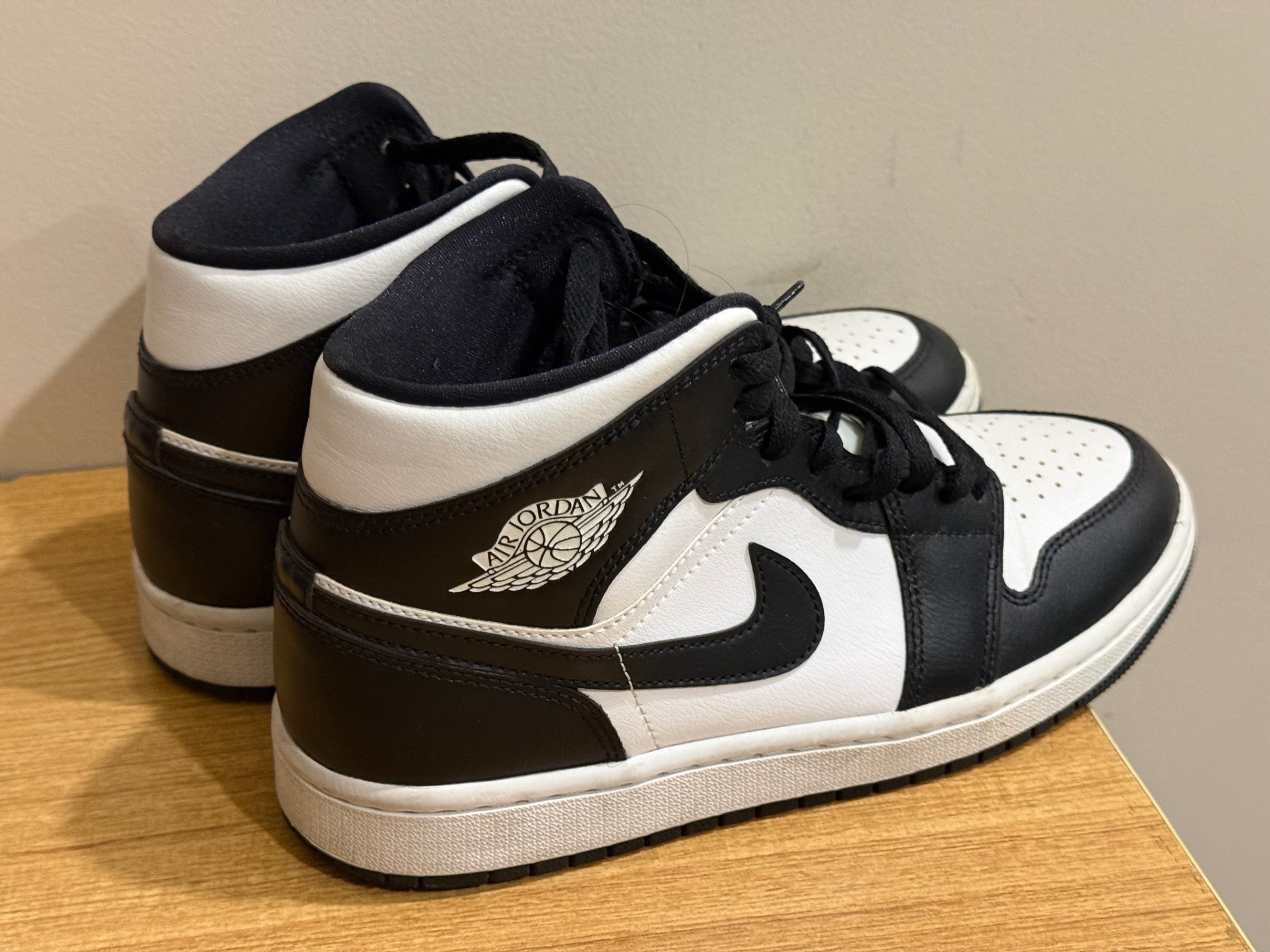 Nike Air Jordan 1 Mid "Panda" (Black/White) — pre-loved Footwear on Slayyitt