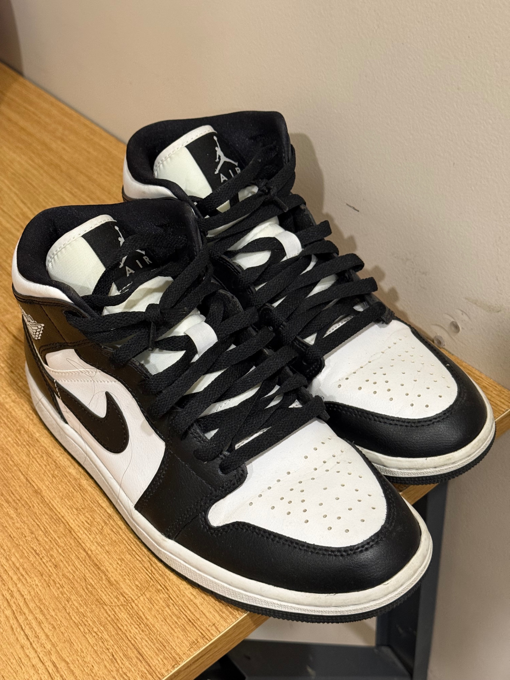 Nike Air Jordan 1 Mid "Panda" (Black/White) — pre-loved Footwear on Slayyitt