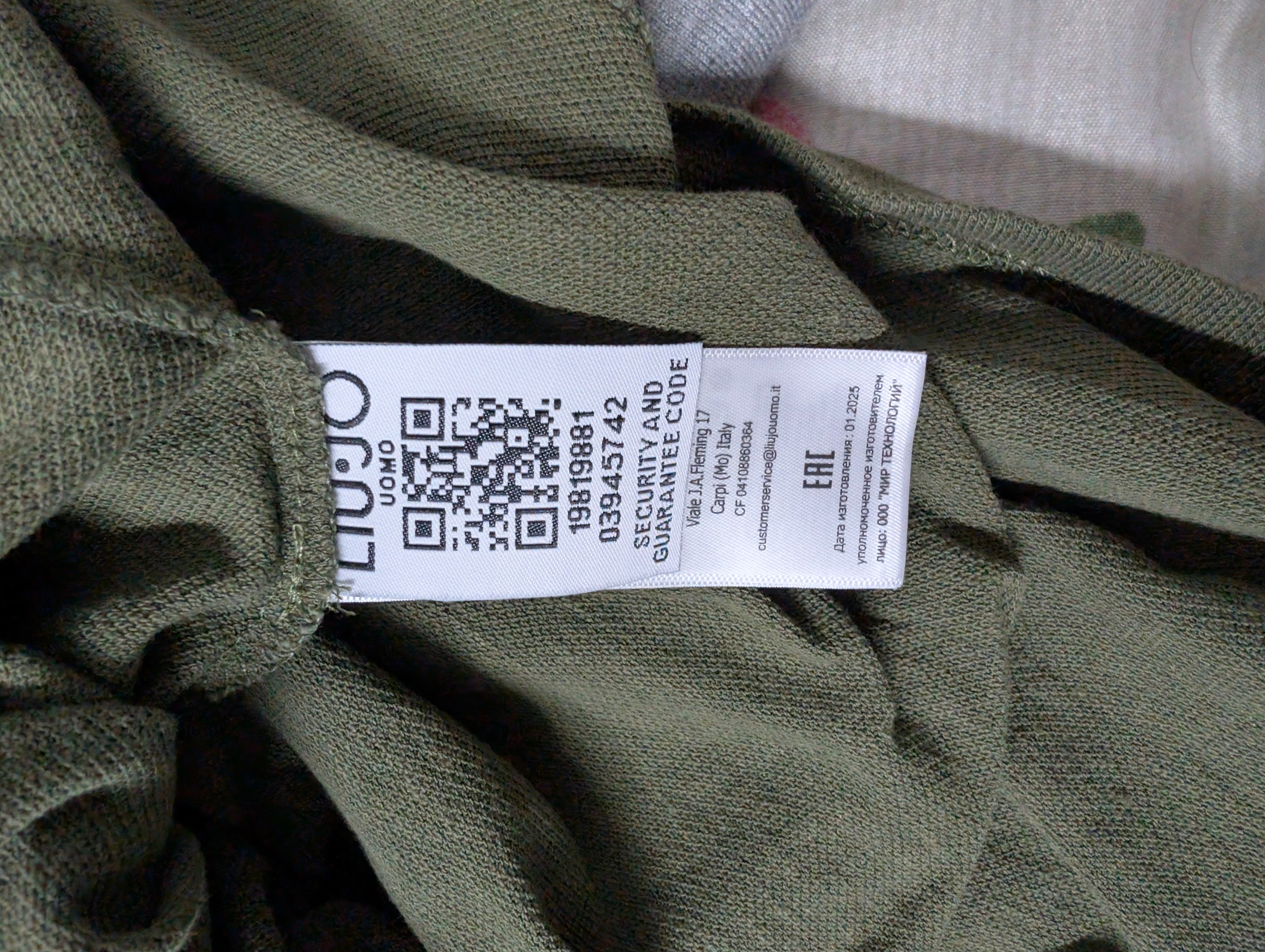 Liu Jo Uomo Tee — pre-loved Tops on Slayyitt