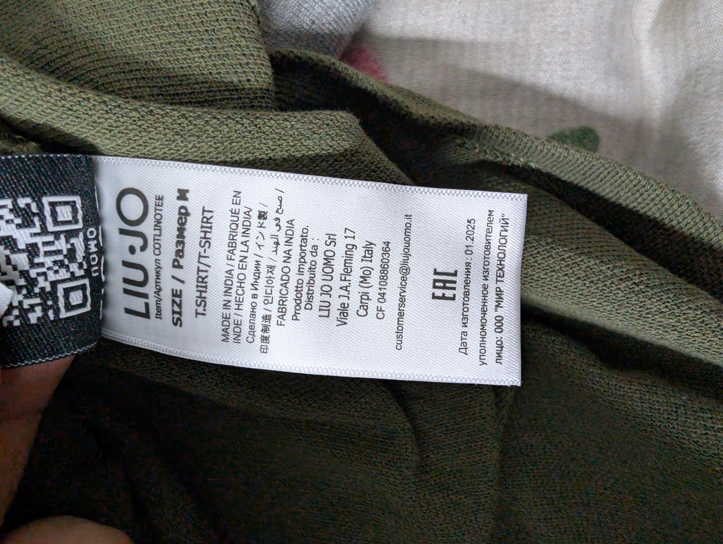 Liu Jo Uomo Tee — pre-loved Tops on Slayyitt